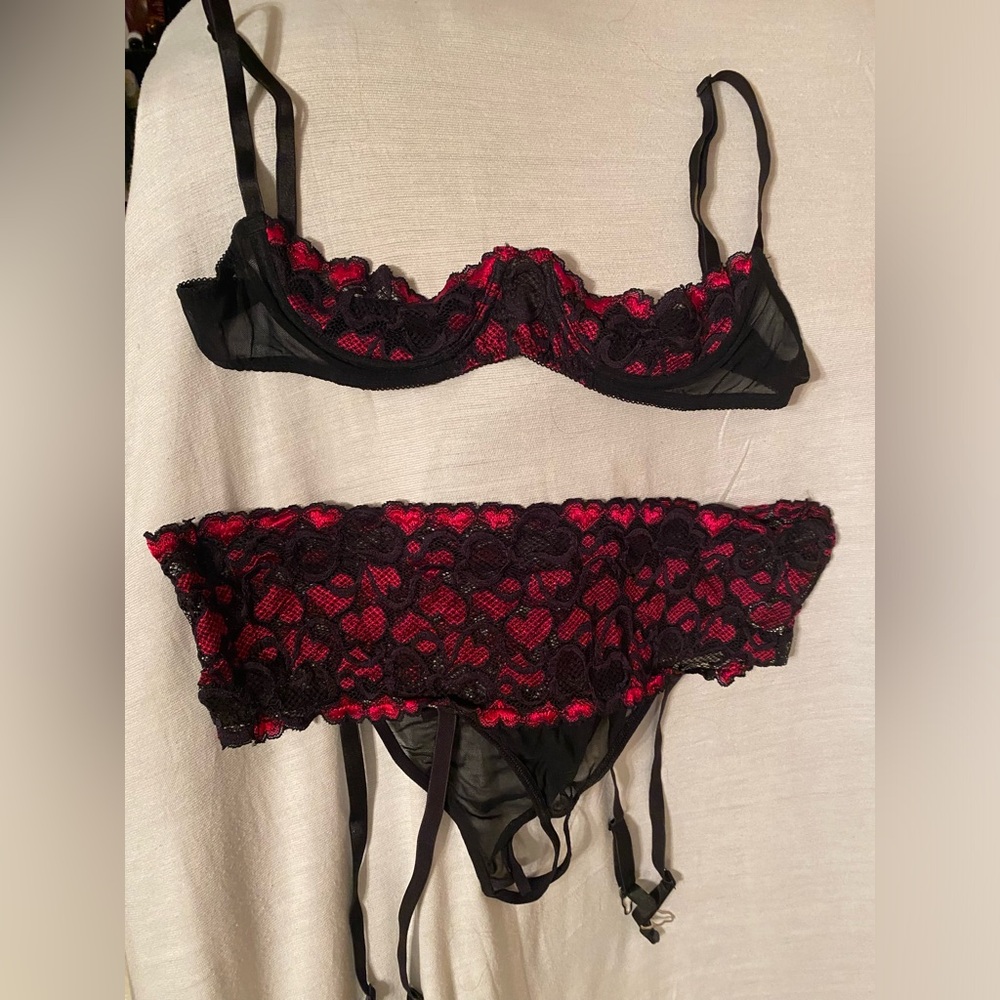 Sexy Lace Black with Red Hearts Lingerie by Shirley of Hollywood size S/M